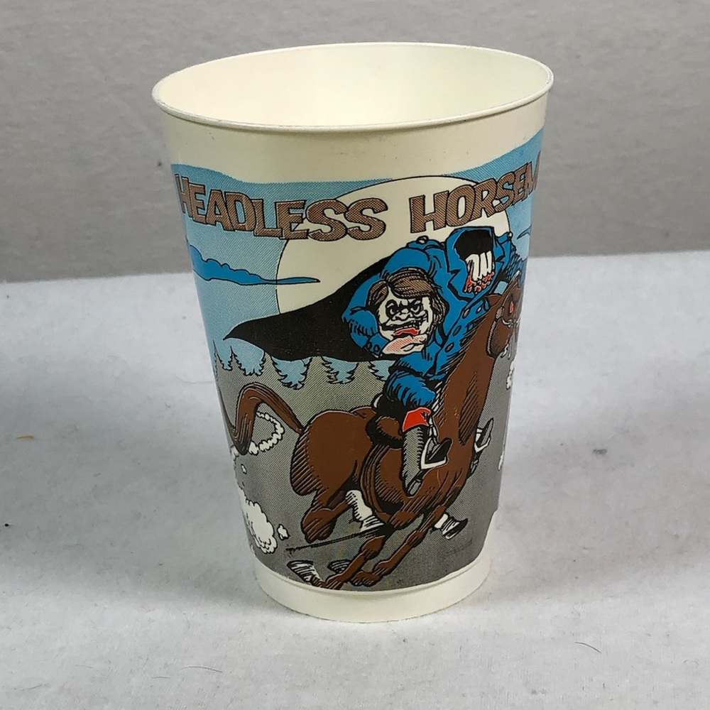 VINTAGE 1976 - 7-ELEVEN HEADLESS HORSEMAN PLASTIC SLURPEE CUPS